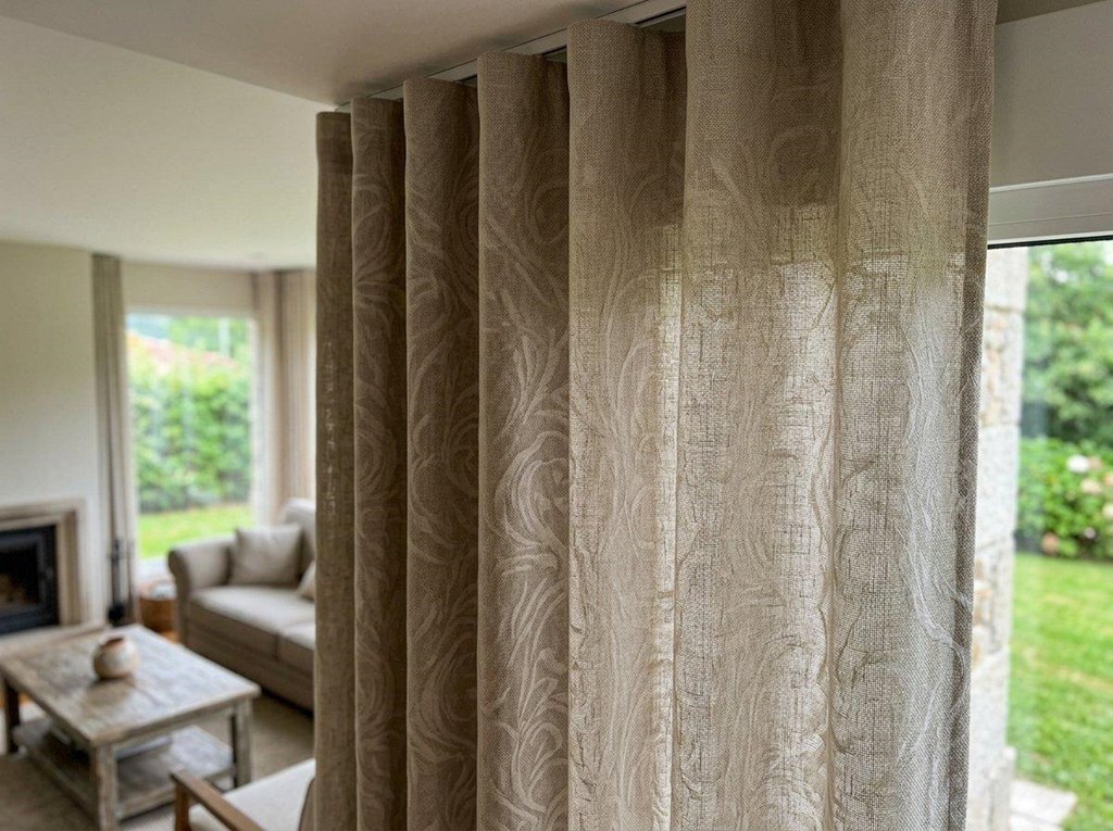 Foto 1 Estancias con estilo con cortinas tradicionales Bandalux para salones y dormitorios en Pontevedra