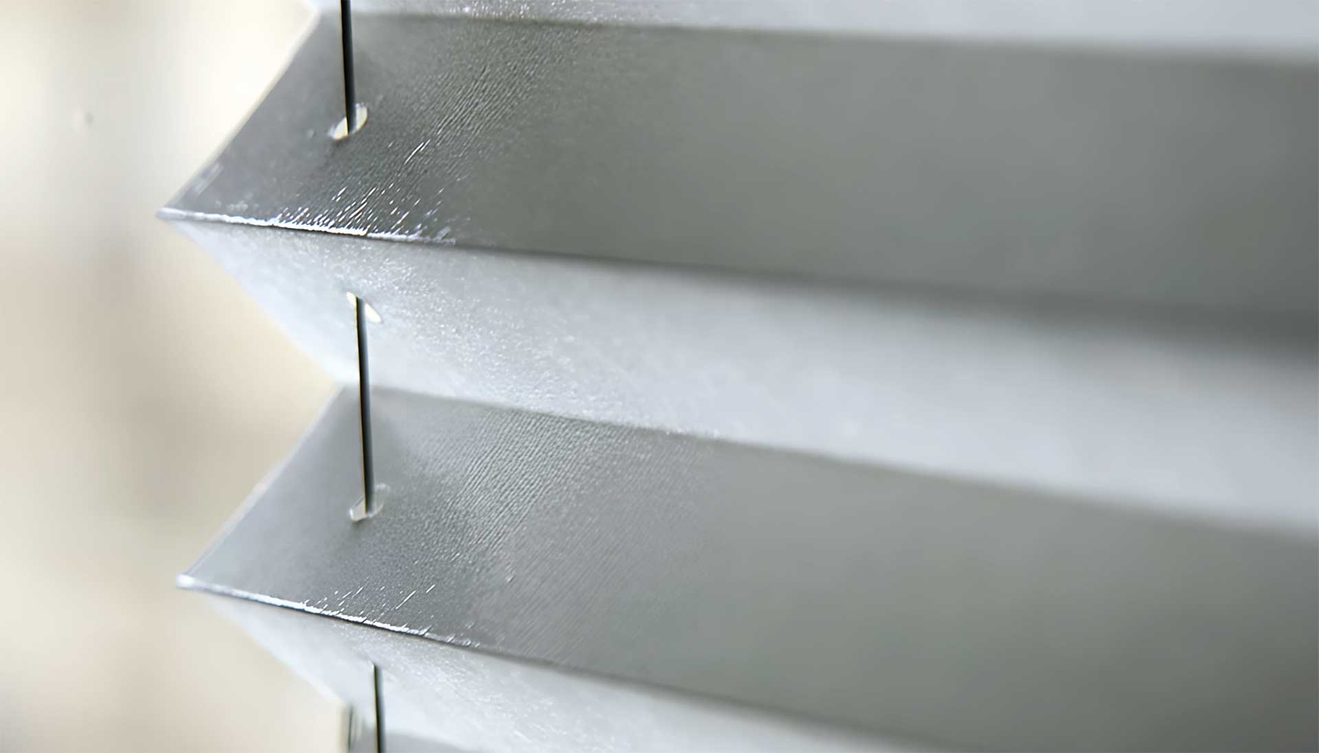 Instalación de estores y cortinas Bandalux en Poio